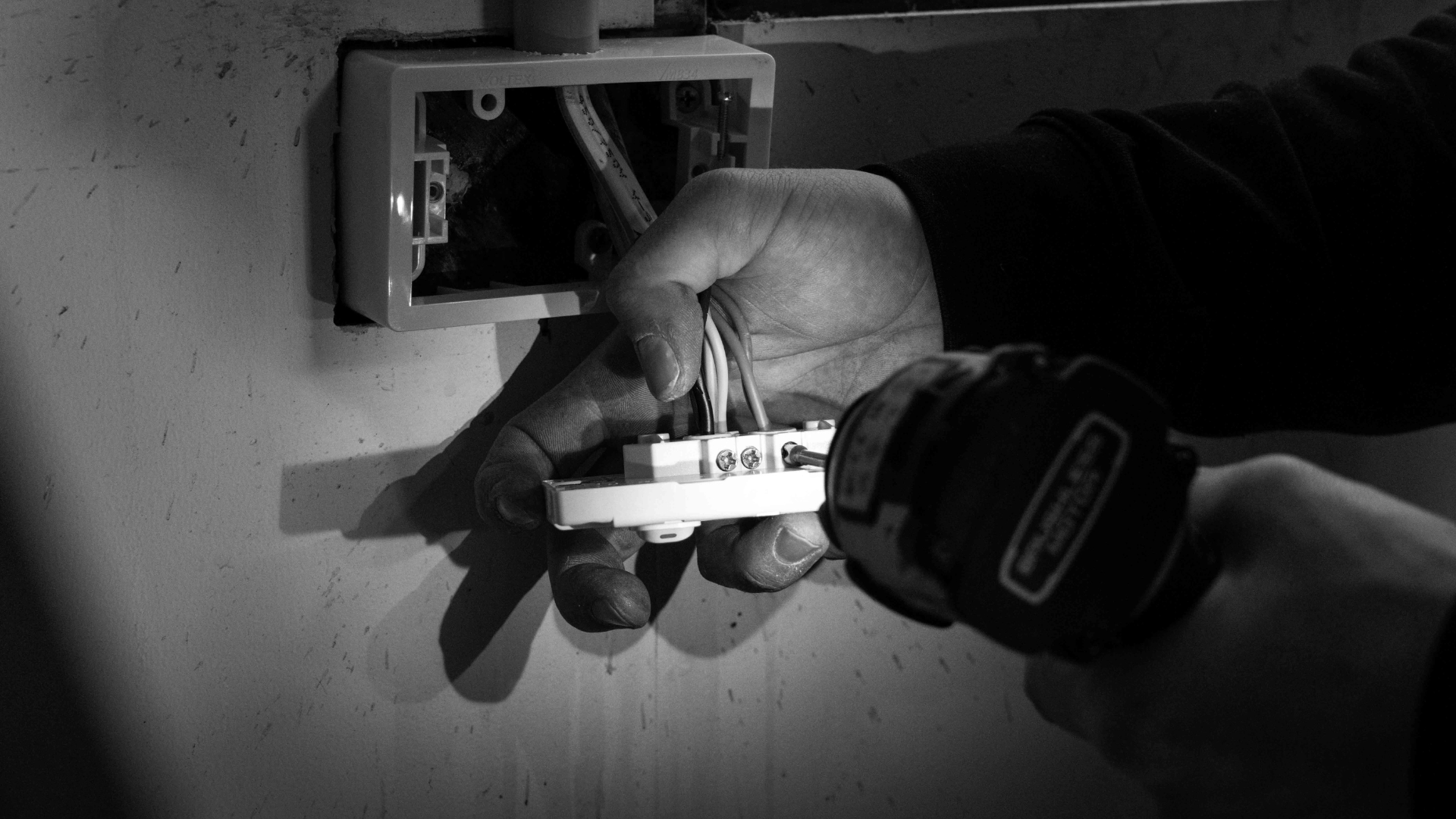AIF Electrical electrician working in Port Melbourne
