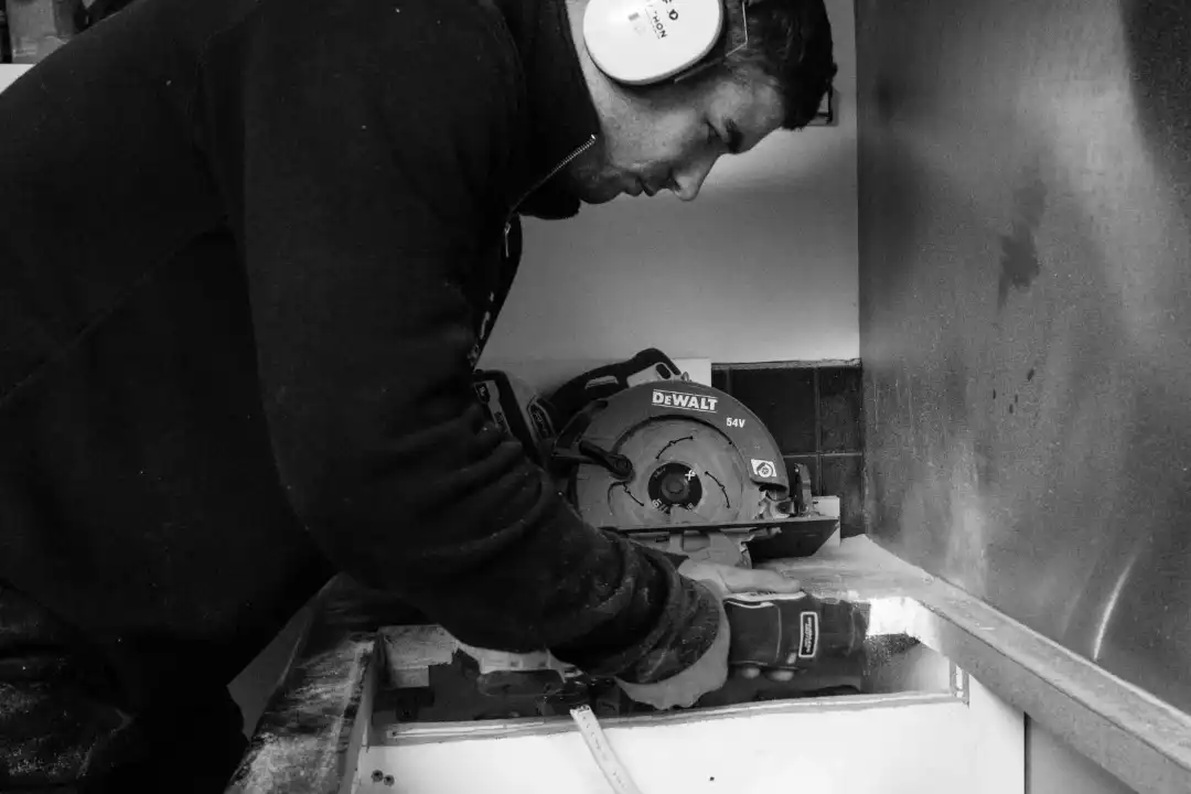 AIF Electrical electrician working in Kew